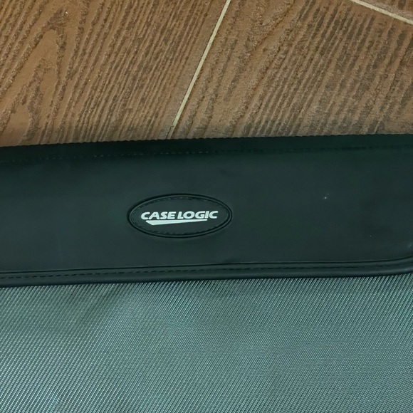 Case Logic CD DVD media pouch Velcro closure black silver four pocket disk slots - Picture 8 of 10